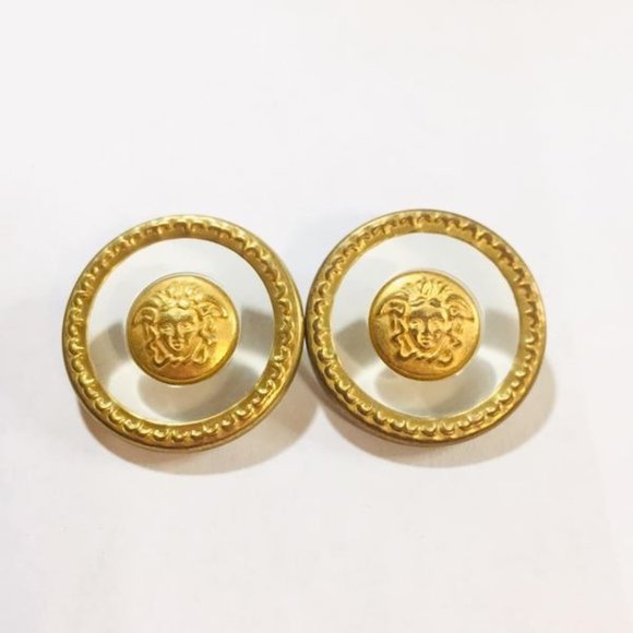2 Vintage Goldtone Floating Medusa Head Buttons 1 inch Metal Shank Plastic Lucit - Picture 1 of 4